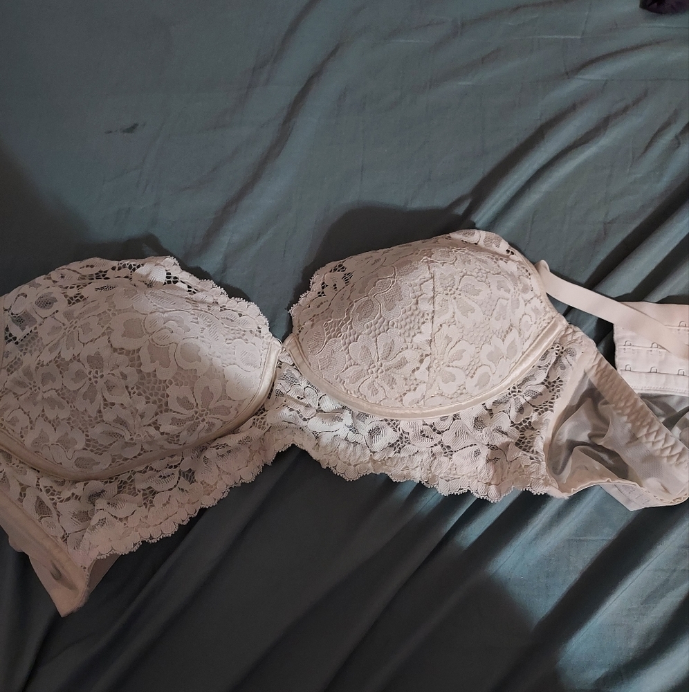 38B lace floral bra like new